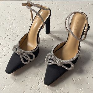 NWT- Tony Bianco Heels - size 8. Brand new